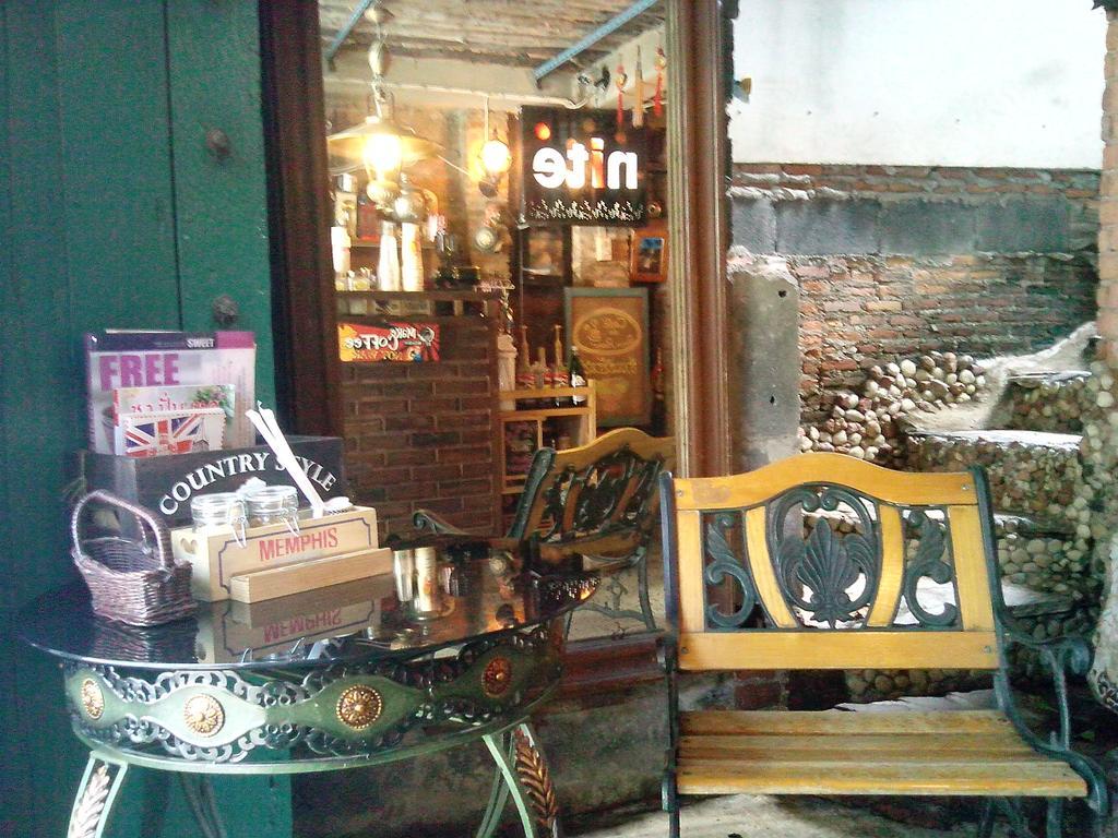 Cafe De Baan Raow Ξενοδοχείο Μπανγκόκ Εξωτερικό φωτογραφία